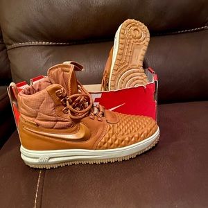 High top Nike Sneaker